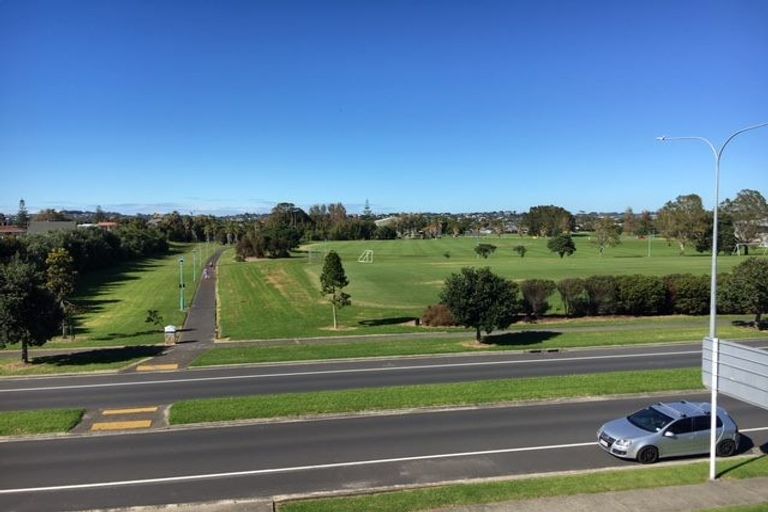 Photo of property in 311/252 Centreway Road, Orewa, 0931