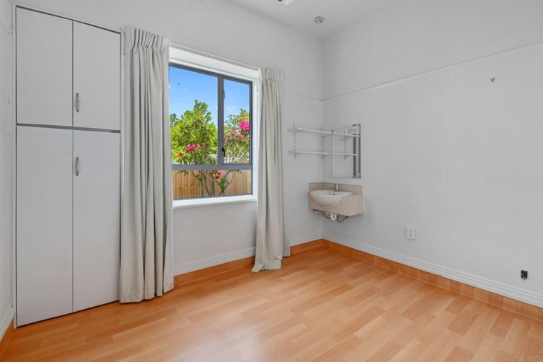 Photo of property in 94 Retreat Road, Avonside, Christchurch, 8061