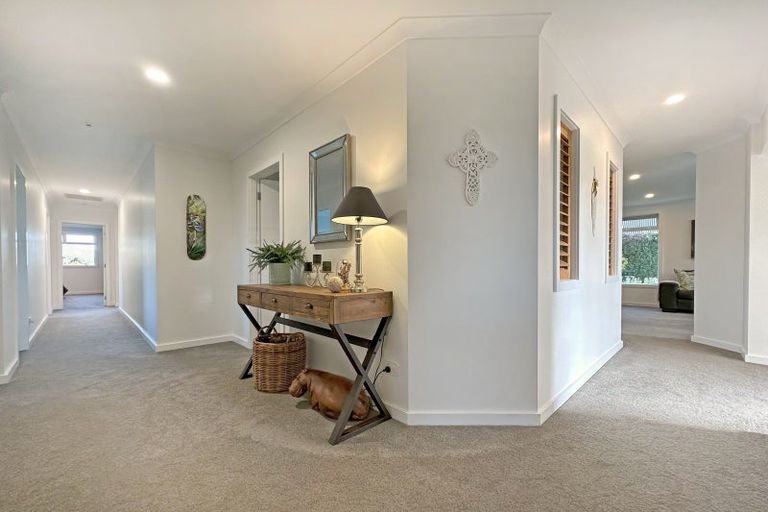 Photo of property in 19 Montgomery Crescent, Kinloch, Taupo, 3377