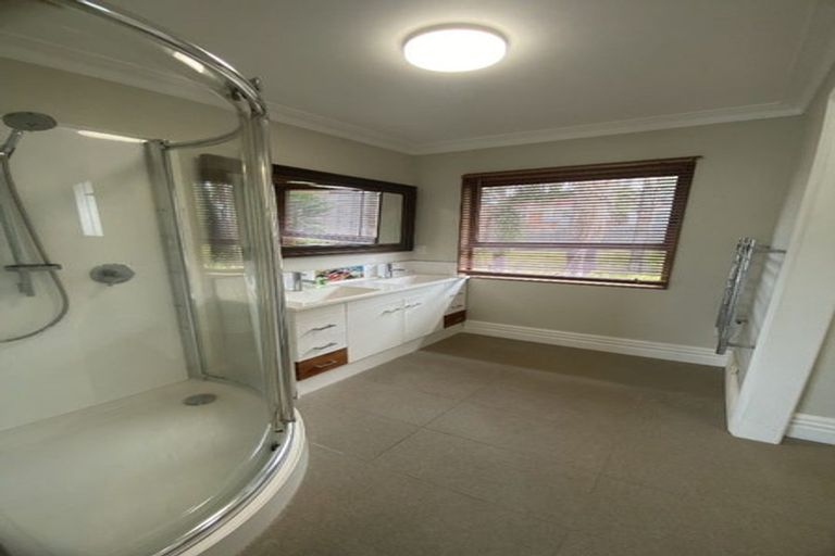 Photo of property in 1/46 Lyons Avenue, Murrays Bay, Auckland, 0630