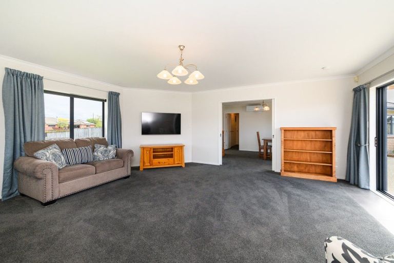 Photo of property in 5 Daniel Place, Kelvin Grove, Palmerston North, 4414