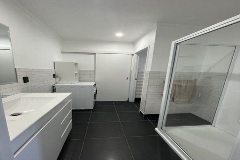 Photo of property in 13 Deanna Drive, West Harbour, Auckland, 0618