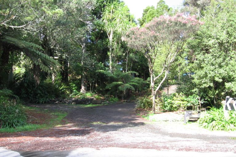 Photo of property in 94 Scenic Drive, Titirangi, Auckland, 0604