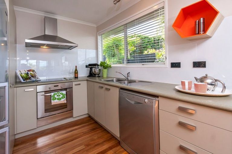 Photo of property in 121 Sandspit Road, Shelly Park, Auckland, 2014