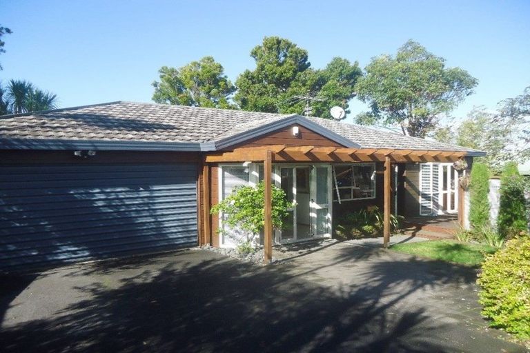 Photo of property in 1/11 Sunnynook Road, Forrest Hill, Auckland, 0620