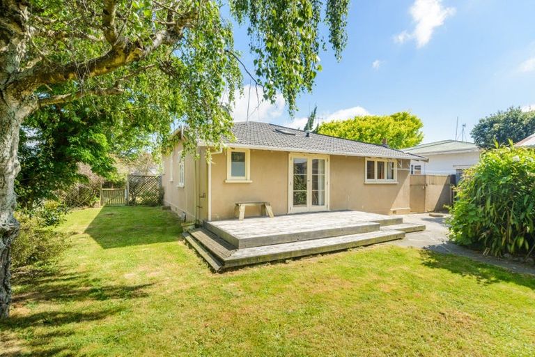 Photo of property in 30 Puriri Terrace, Roslyn, Palmerston North, 4414