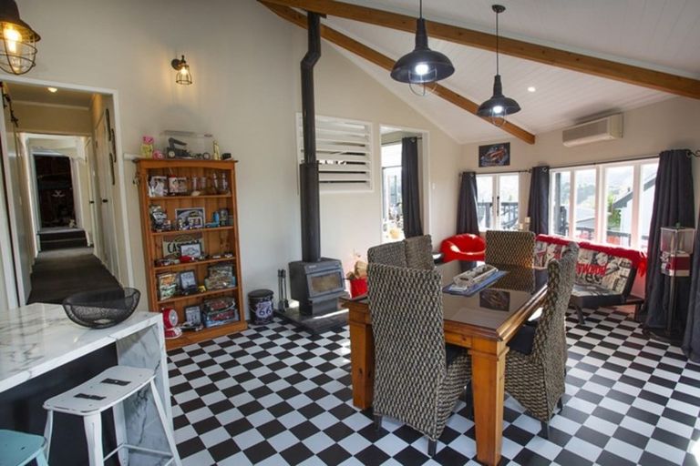 Photo of property in 124 Tirohanga Drive, Whangamata, 3620