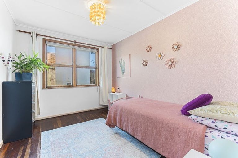 Photo of property in 105 Vivian Street, New Plymouth, 4310