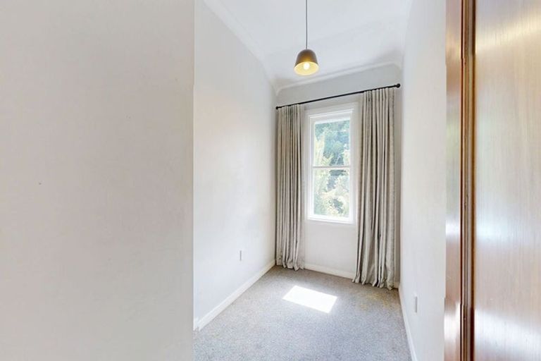 Photo of property in 44 Aurora Terrace, Kelburn, Wellington, 6012