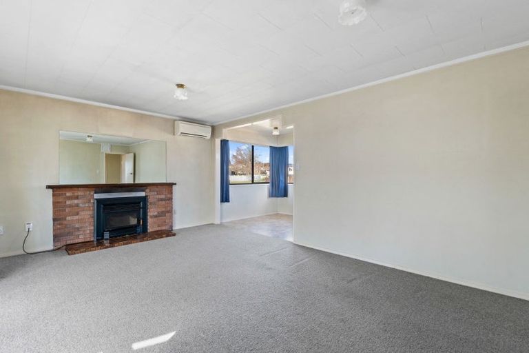 Photo of property in 32 Browning Crescent, Owhata, Rotorua, 3010