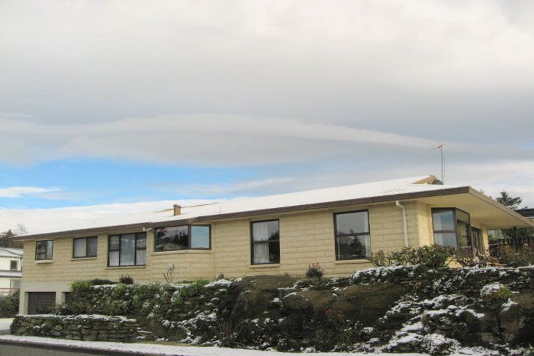 Photo of property in 2 Hart Place, Bridge Hill, Alexandra, 9320