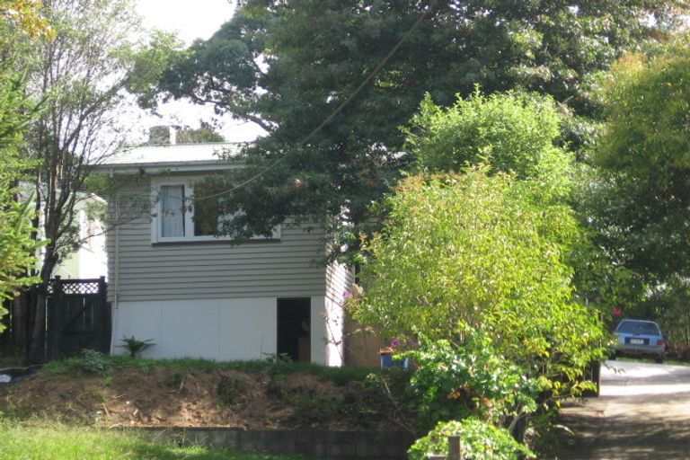 Photo of property in 1/13 Stottholm Road, Titirangi, Auckland, 0604