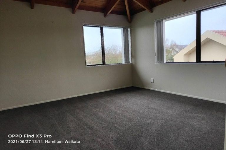 Photo of property in 1 Crowden Place, Harrowfield, Hamilton, 3210