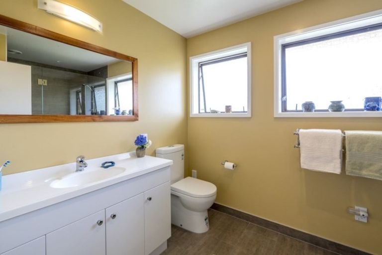 Photo of property in 28 Brandon Street, Otaki, 5512