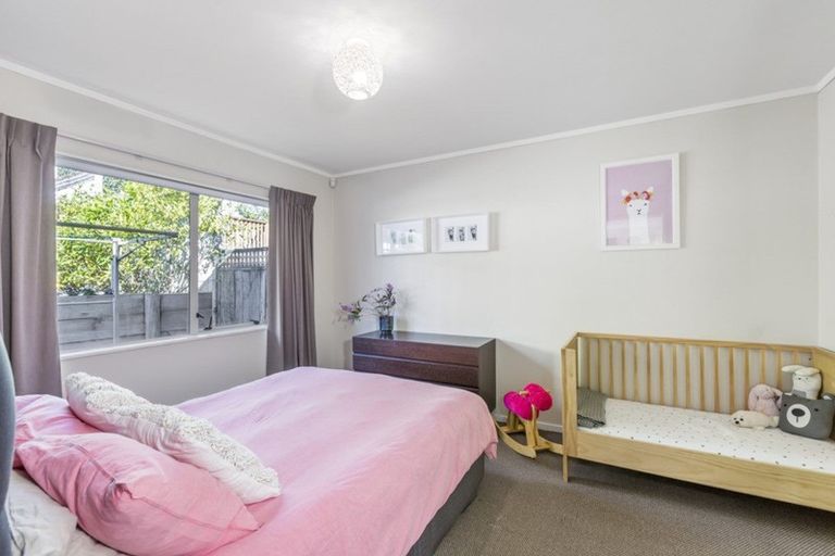 Photo of property in 15a Central Park Drive, Te Atatu South, Auckland, 0610