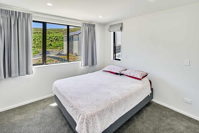 Photo of property in 28 Bee Lane, Whitby, Porirua, 5024