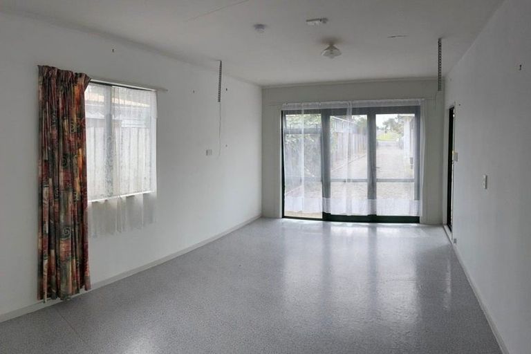 Photo of property in 24 Mcinnes Road, Weymouth, Auckland, 2103