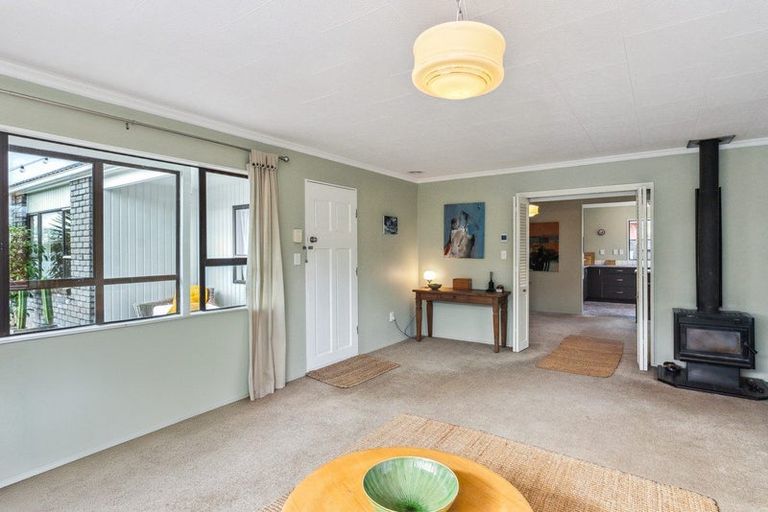 Photo of property in 38 Kapanui Road, Waikanae, 5036