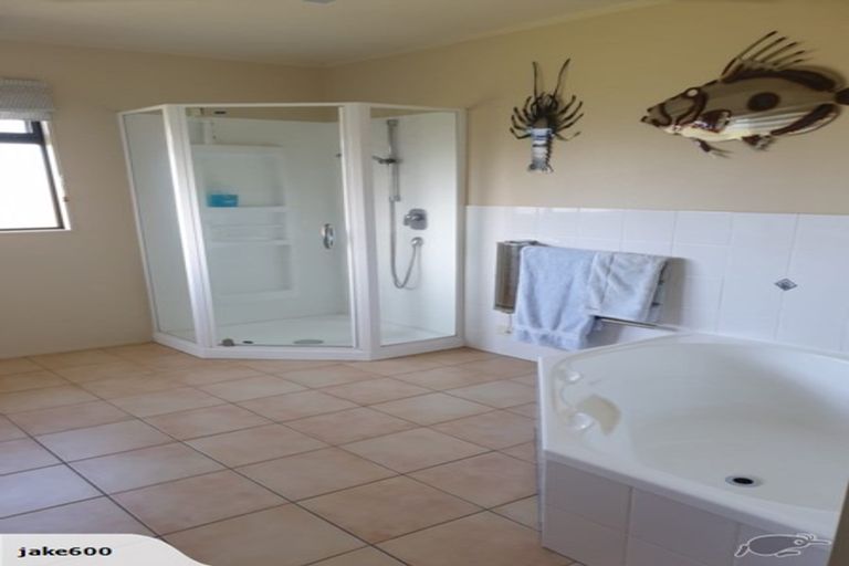 Photo of property in 16 Harris Place, Ngatea, 3503