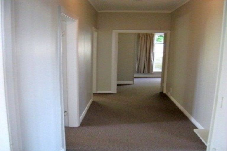 Photo of property in 49 Pembroke Road, Northland, Wellington, 6012