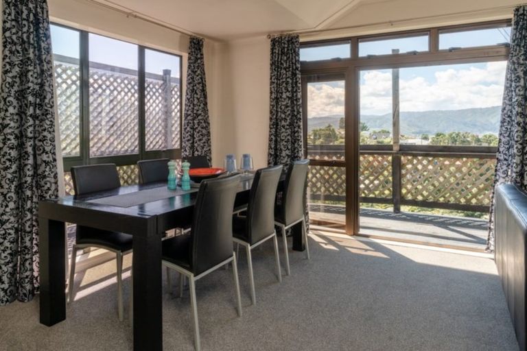 Photo of property in 24 Matuhi Street, Tirohanga, Lower Hutt, 5010