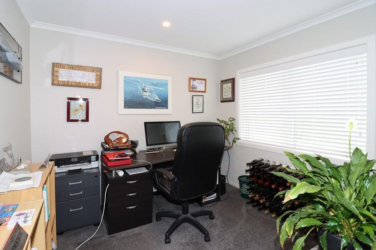 Photo of property in 3 Austin Reid Avenue, Carterton, 5713