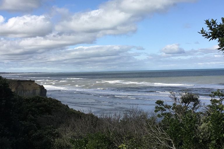 Photo of property in 25-27 Mowhanau Drive, Kai Iwi, Whanganui, 4574