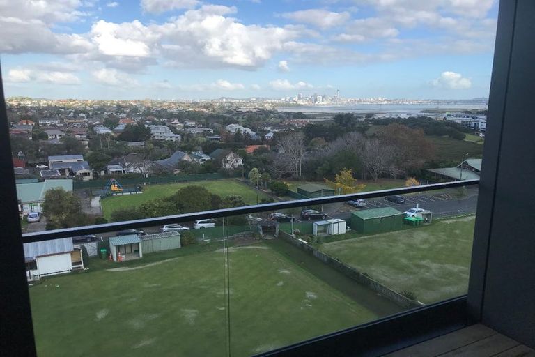 Photo of property in Frank Sargeson Apts, 506/74 Anzac Street, Takapuna, Auckland, 0622