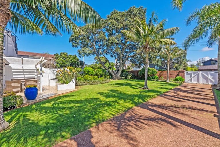 Photo of property in 31 Milford Road, Milford, Auckland, 0620