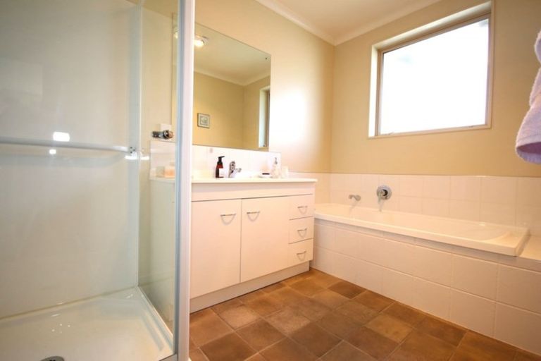 Photo of property in 43 Bullar Street, Grasmere, Invercargill, 9810