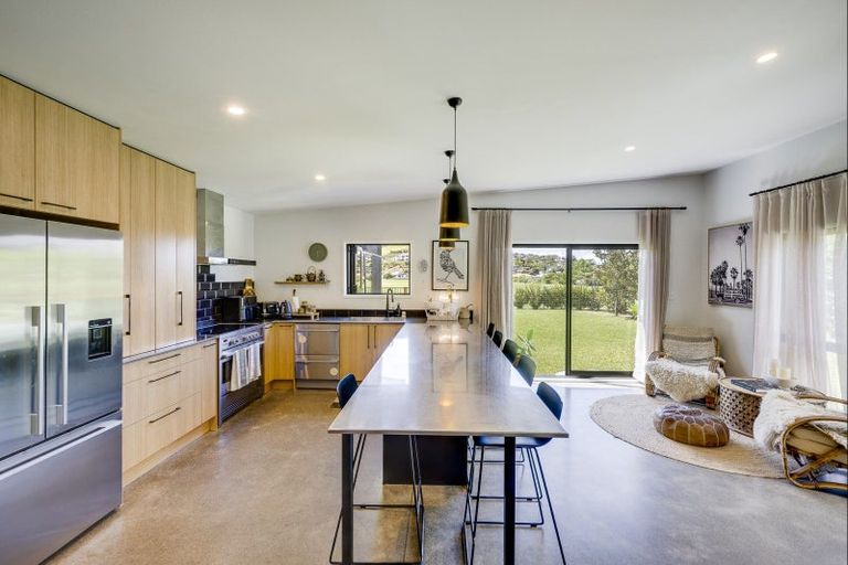 Photo of property in 105 Puketapu Road, Taradale, Napier, 4112