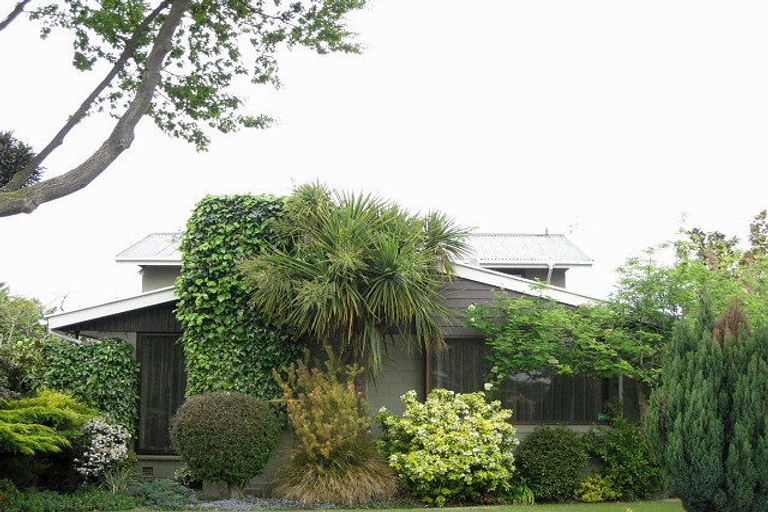 Photo of property in 10 Freebairn Street, Redwood, Christchurch, 8051