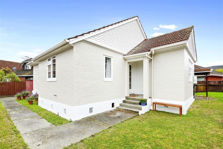 Photo of property in 18b Cressy Street, Waterloo, Lower Hutt, 5011