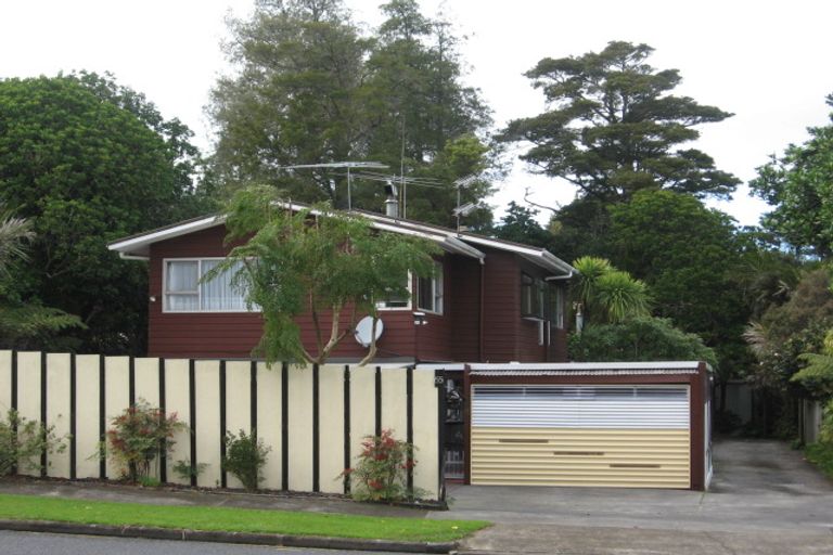 Photo of property in 2/65 Hill Road, Hillpark, Auckland, 2102