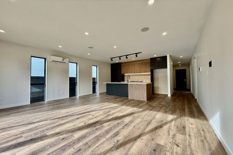 Photo of property in 77c Schoolside Road, Kumeu, 0810