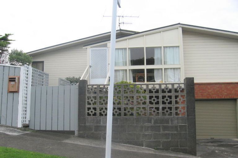 Photo of property in 4 Protea Street, Maungaraki, Lower Hutt, 5010