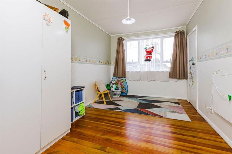 Photo of property in 111 Porchester Road, Papakura, 2110