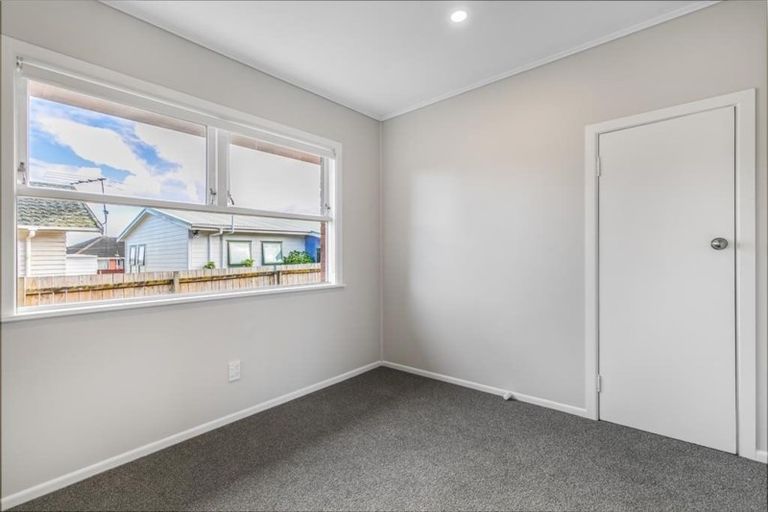 Photo of property in 2 Hokianga Street, Mangere East, Auckland, 2024