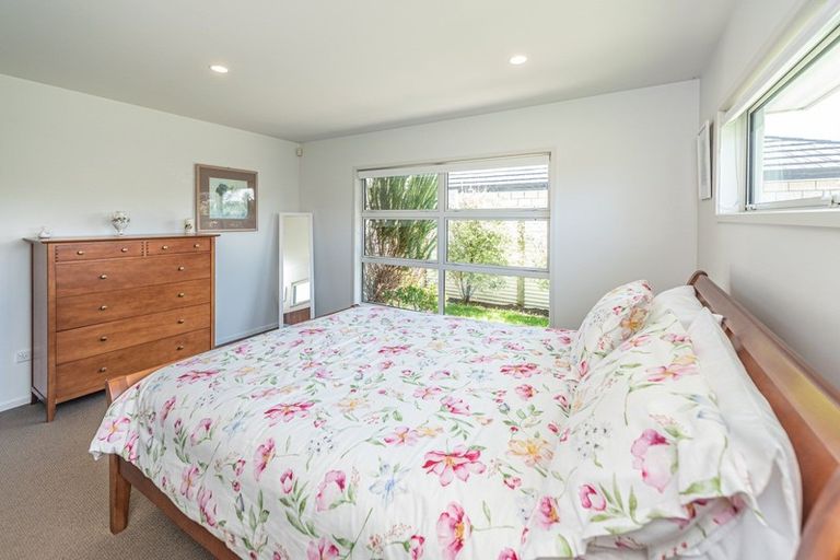 Photo of property in 16 Egmont Street, Patea, 4520