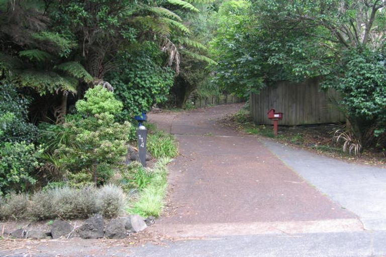 Photo of property in 114 Wood Bay Road, Titirangi, Auckland, 0604