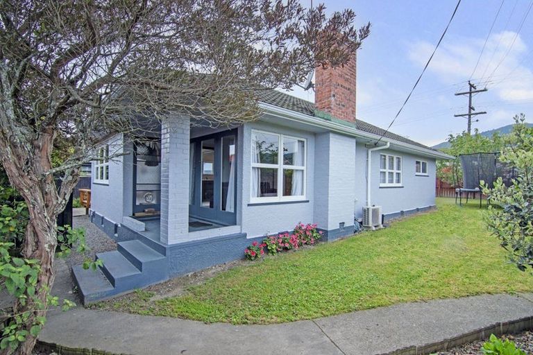 Photo of property in 76 Neale Avenue, Stoke, Nelson, 7011