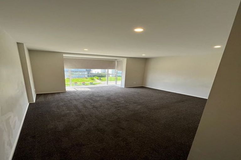 Photo of property in 9 Aeronautic Road, Takanini, 2112