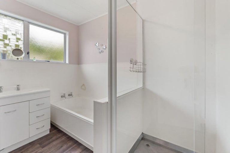 Photo of property in 6a Buckley Grove, Paraparaumu, 5032