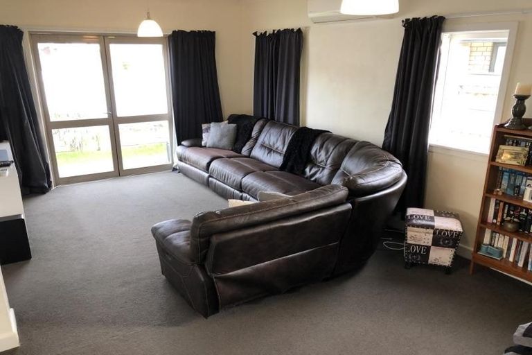 Photo of property in 11 Sinclair Street, Ebdentown, Upper Hutt, 5018