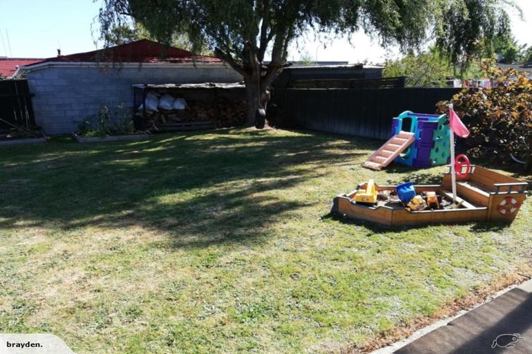 Photo of property in 3 Bryce Place, Kelvin Grove, Palmerston North, 4414