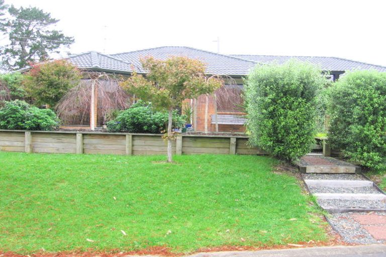 Photo of property in 98 Te Wharau Drive, Greenhithe, Auckland, 0632