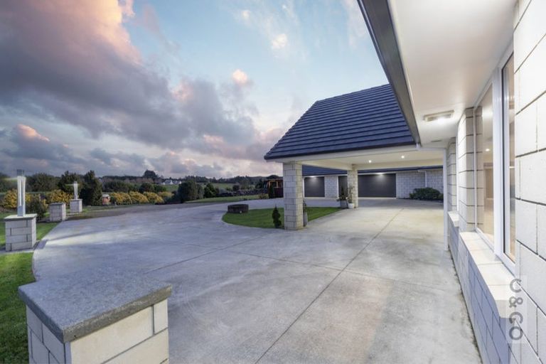 Photo of property in 1242 State Highway 16, Waimauku, 0883