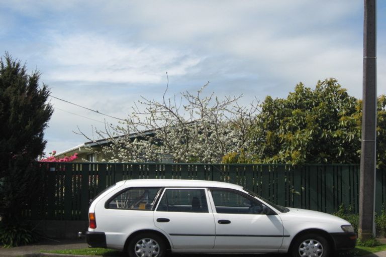 Photo of property in 17 Barry Street, Ferndale, New Plymouth, 4310
