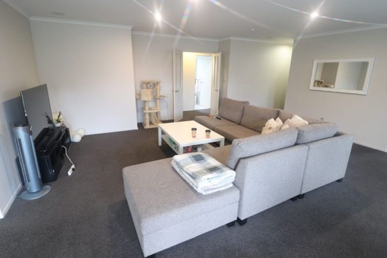 Photo of property in 15 Bonny Crescent, Massey, Auckland, 0614