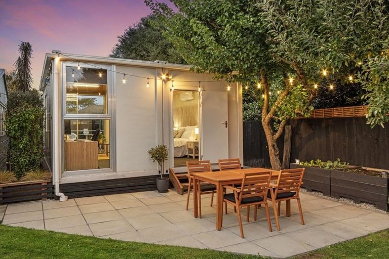 Photo of property in 17 Liverton Crescent, Bishopdale, Christchurch, 8053